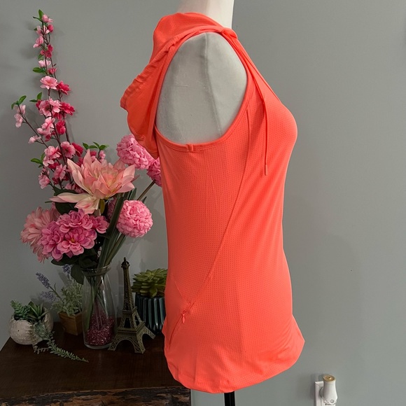 Layer 8 Performance Hooded Tank Top - Picture 4 of 15